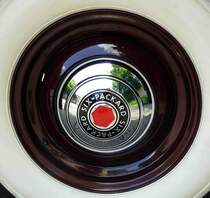 =Radkappe des Packard Six Convertible Coupe, Bj. gesehen anl. der ADAC Deutschland Klassik 2017 in Fulda, Juli 2017