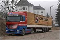 Mercedes Actros (vermtl. 1846) der WM-Spedition mit einem Auflieger von SCH�FER&SIS INTERLOGISTIK. (Niederschelden am 02.01.2009)
