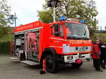 Feuerwehr Bad Vilbel Mercedes Benz RW1 (Florian Vilbel 1-51-1) am 03.10.17 in Bad Vilbel beim Tag der offenen Tür 
