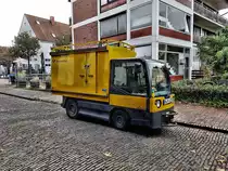 Dieses ungewöhnliche Postauto traf ich am 30.9.2017 auf der Insel Wangerooge an. Da auf der Insel nur ganz wenige Verbrennungsfahrzeuge erlaubt sind, fährt auch die Post alternativ!