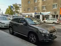 Peugeot 4008, vorgänger des 3008, in Wien am 23.09.2017