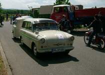 Anderthalber Trabant P600 beim treffen in Auerbach rebesgr�n 2008. Leider hatte er bei der R�ckkehr von der Rundfahrt einige Startprobleme nachdem er ausgegangen war