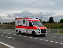 DRK Marxheim VW Crafter RTW am 07.10.17 in Kriftel bei einer Katastrophenschutzübung an einer Berufsschule