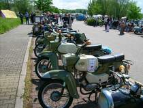 Parade der Habicht mopeds beim Treffen in Auerbach Rebesgr�n 2008