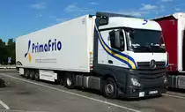 =MB Actros 1846 - Sattelzug von  PrimaFrio  rastet im Juli 2017 an der A 3