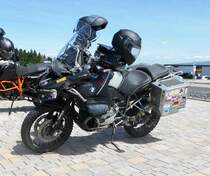 =BMW R 1200 steht im Juni 2017 auf der Wasserkuppe