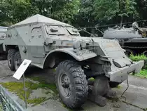 Ein Schützenpanzerwagen vom Typ BTR-152 im Museum der polnischen Armee. (Warschau, August 2011)
