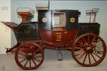 Eine alte Postkutsche von 1827 im Museum of Science in London (September 2013)