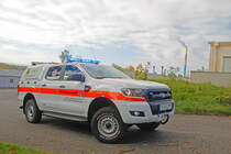 neuer Mannschaftstransportwagen MTW der Wasserrettungsgruppe der DRK Wasserwacht Chemnitz auf Ford Ranger XL mit Ausbau der Sachsengarage fotographiert am 14.10.2017. Im Hintergrund ist der bunte Schornstein des Heizkraftwerk Nord zu sehen. 