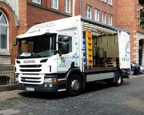 =Scania P 280 des Getränkehändlers HEURICH steht zur Getränkeanlieferung im Juli 2017 in Fulda