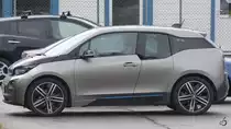 Ein BMW i3 im Juni 2017 am Flughafen Sola in Norwegen.