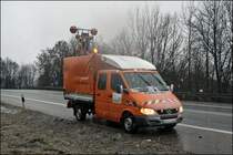 Der  Streckenwagen  der Autobahnmeisterei Ldenscheid im Schneegestber.... (23.01.2009)
