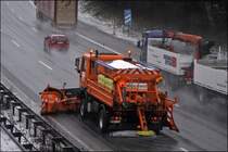 Nachschuss auf den MAN 19.364. Hier beim r�umen bei L�denscheid-S�d.
