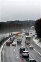 .... Dank den Autofahrern haben wir nun einen kleinen  R�ckstau  und fast einen Zusammensto�....