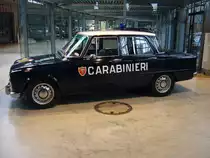 Alfa Romeo Giulia 1600. Ein Exfahrzeug einer italienischen Carabinieri-Einheit. Classic Remise Düsseldorf am 31.10.2017.