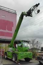 =Merlo-Teleskoplader der Firma SCHUCHARDT steht im Oktober 2017 in Petersberg