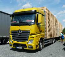 =MB Actros steht beim Country-, Trucker- und Streetfoodfestival Fulda im Juli 2017