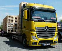 =MB Actros steht beim Country-, Trucker- und Streetfoodfestival Fulda im Juli 2017