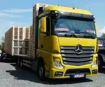 =MB Actros steht beim Country-, Trucker- und Streetfoodfestival Fulda im Juli 2017