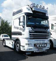 =DAF XF 105 460 der Spedition JUNG steht beim Country-, Trucker- und Streetfoodfestival Fulda im Juli 2017