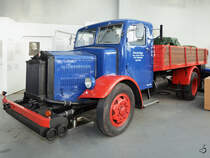 Dieser LKW Tatra 27b wurde im Jahr 1943 gebaut. Er hat einen Holzvergasermotor.