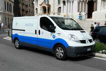=Renault Trafic, steht im Stadtgebiet von Monaco im September 2017