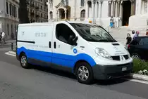 =Renault Trafic, steht im Stadtgebiet von Monaco im September 2017