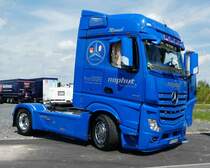 =MB Actros der Spedition NOPHUT steht beim Country-, Trucker- und Streetfoodfestival Fulda im Juli 2017
