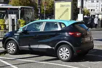 Renault Captur im Design portugiesischer Taxis (Strasbourg/Frankreich, 13.10.2017)