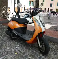 =SYM Mio 50, gesehen in Dolceacqua/I im September 2017