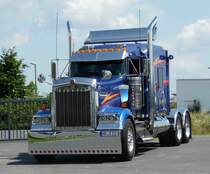 =Kenworth Zugmaschine, gesehen beim Country-, Trucker- und Streetfoodfestival Fulda im Juli 2017