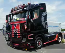 =MB Actros von MAINTALER steht beim Country-, Trucker- und Streetfoodfestival Fulda im Juli 2017