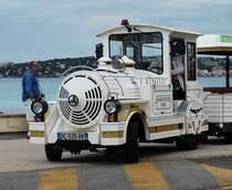=Strassen-Eisenbahn, gesehen im September 2017 in Menton/F