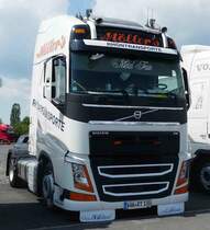 =Volvo FH von  Möller`s Rhöntransporte  steht beim Country-, Trucker- und Streetfoodfestival Fulda im Juli 2017