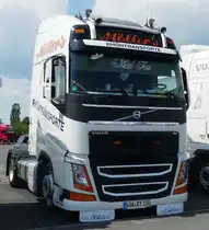 =Volvo FH von  Möller`s Rhöntransporte  steht beim Country-, Trucker- und Streetfoodfestival Fulda im Juli 2017