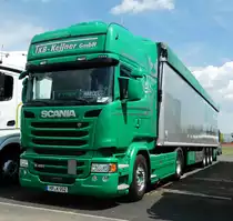 =Scania R 450 von  TKB-KELLNER  steht beim Country-, Trucker- und Streetfoodfestival Fulda im Juli 2017