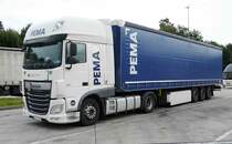 =DAF XF der Spedition  PEMA  steht auf einer Rastanlage an der A7, 09-2017