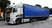 =DAF XF Edition 2017-Sattelzug steht auf einer Rastanlage an der A7, 09-2017