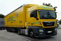 =MAN-Sattelzug der Spedition  contino  steht auf einer Rastanlage an der A7, 09-2017