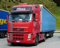 =Volvo FH - Sattelzug von der Spedition  MIMO  rastet vor dem San Bernhardino-Tunnel, 09-2017