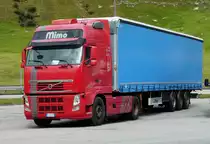 =Volvo FH - Sattelzug von der Spedition  MIMO  rastet vor dem San Bernhardino-Tunnel, 09-2017