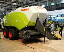 Claas Quadrant 5200 RC am 18.11.17 auf der Agritechnica in Hannover