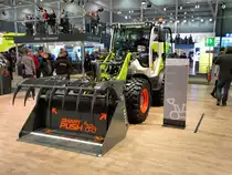 Claas Torion 535 Radlader am 18.11.17 auf der Agritechnica in Hannover