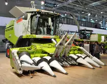 Claas Lexion 660 mit Corio Conspeed 575 am 18.11.17 auf der Agritechnica in Hannover