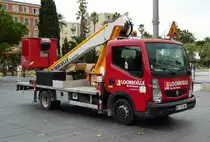 =Renault Maxity als Hubsteigerfahrzeug, gesehen in Nizza im September 2017