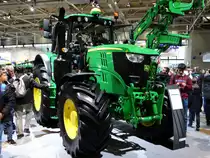 John Deere 6195 M am 18.11.17 auf der Agritechnica in Hannover