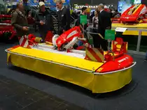 Pöttinger Eurocat 311 Classic Frontmähwerk am 18.11.17 auf der Agritechnica in Hannover