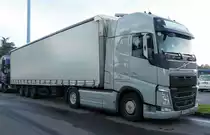 =Volvo FH 460 rastet an der A 7, 09-2017