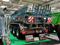 Bossine Güllefass mit Bomech Verteiler am 18.11.17 auf der Agritechnica in Hannover