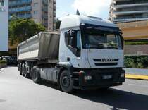 =Iveco Stralis-Kippersattelzug unterwegs in Monaco im September 2017